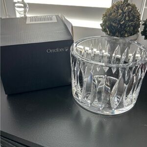 Orrefors NIB Legend Leaves Bowl, Large